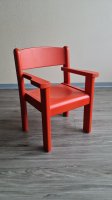 Stapelbarer Stuhl mit Flacharmlehnen 26 cm Orange inkl.Fußbank